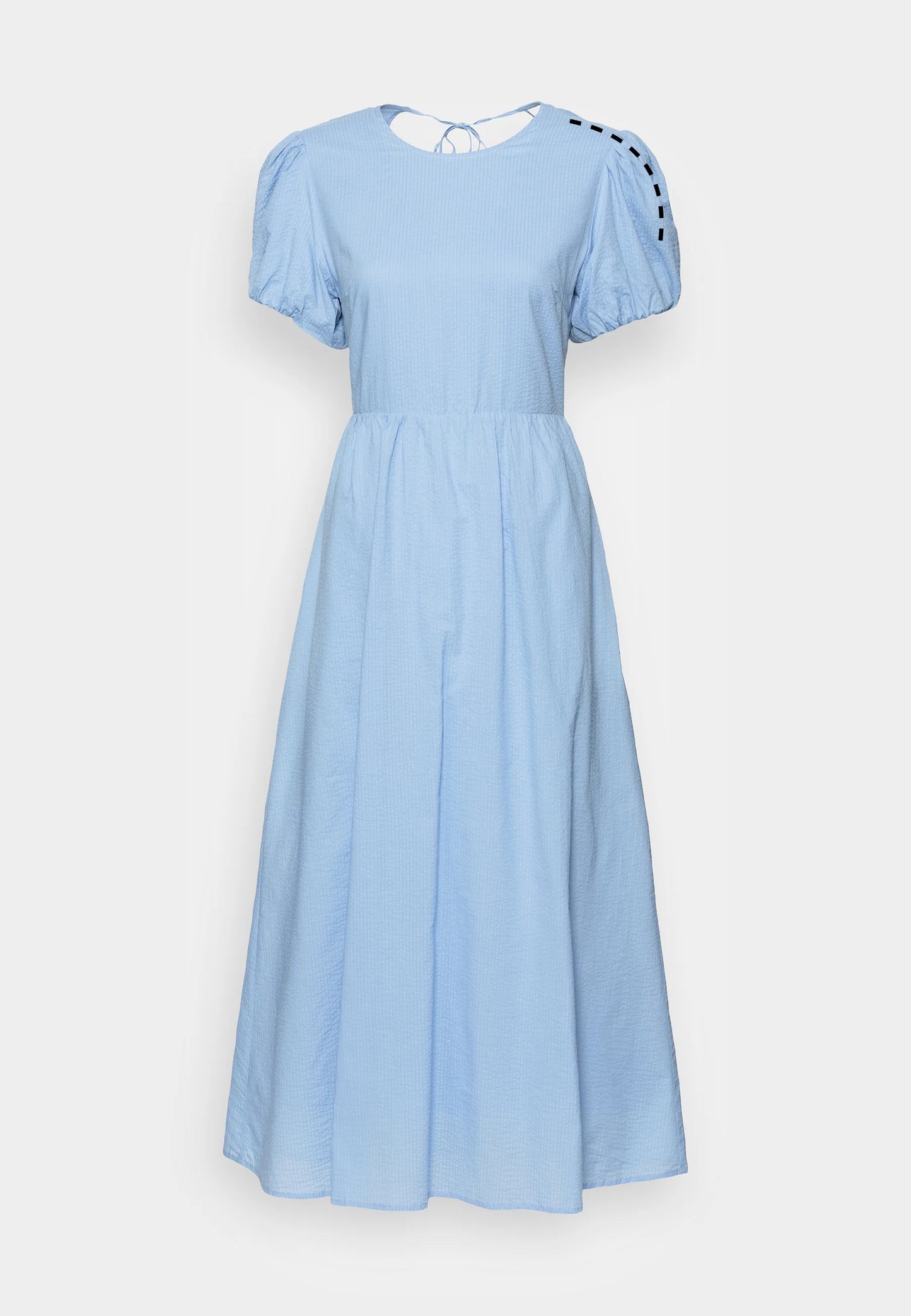 خياطة ثقب في الكتف