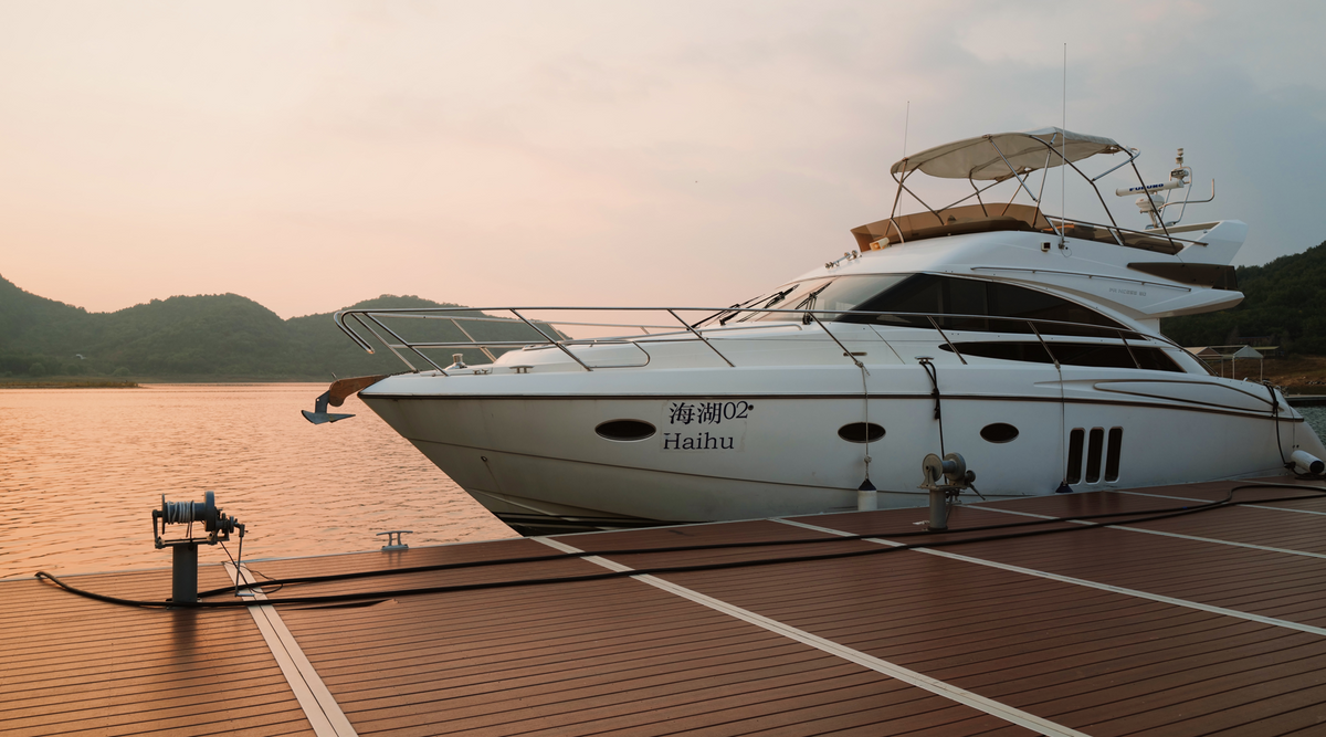 Staying Dry and Comfortable: Benefits of Boat Umbrellas