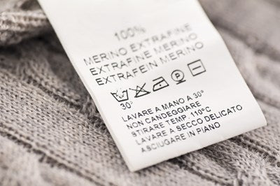 Å nøste opp mysteriet med stellmerker: Din ultimate guide til stoffpleie