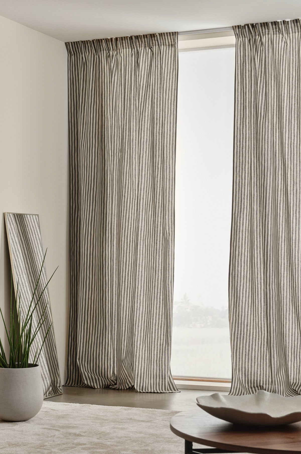 Curtains 1m (Clean)